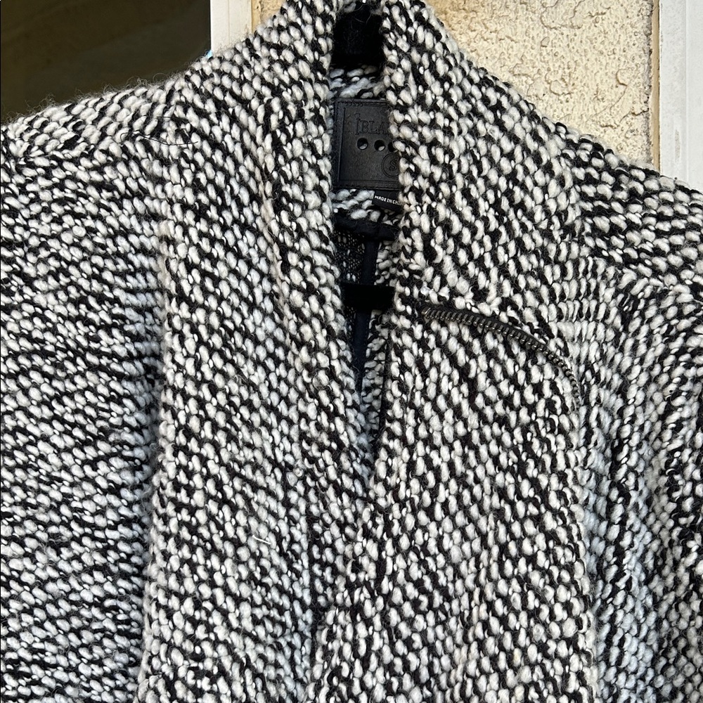 Blank NYC Black and White Teddy Jacket - Picture 2 of 6